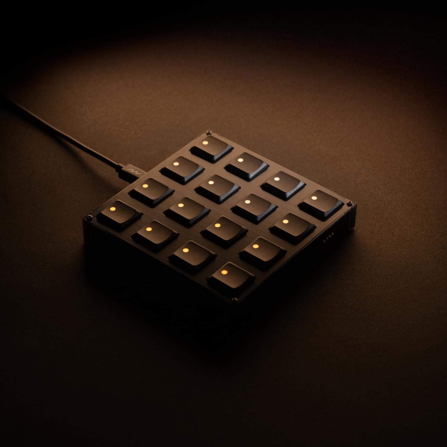 Amazon.com: Intech Studio Grid BU16 Modular MIDI Controller – 16